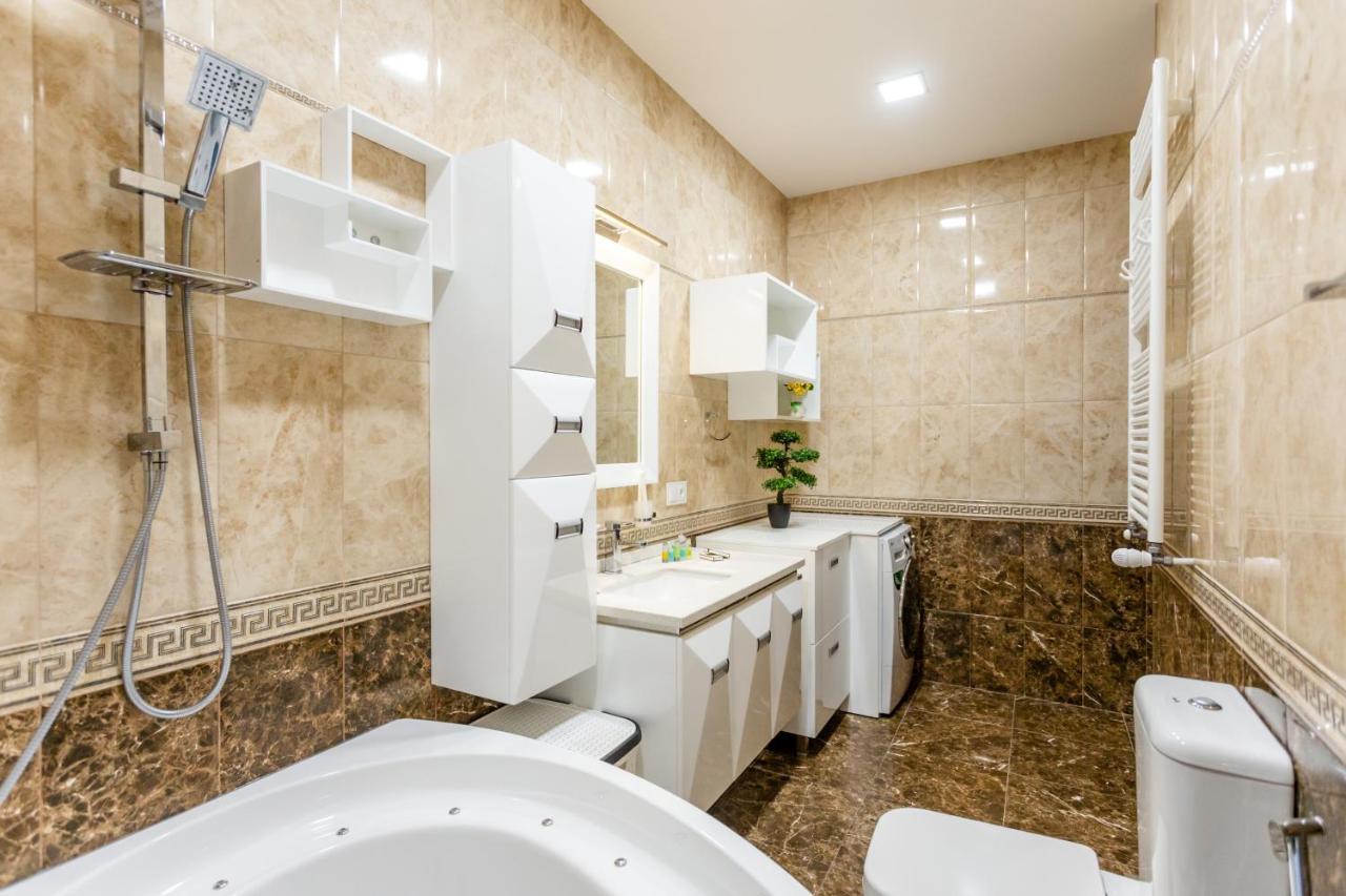 Central Cozy 3Bd-2Bath Apartment Tbilissi Extérieur photo