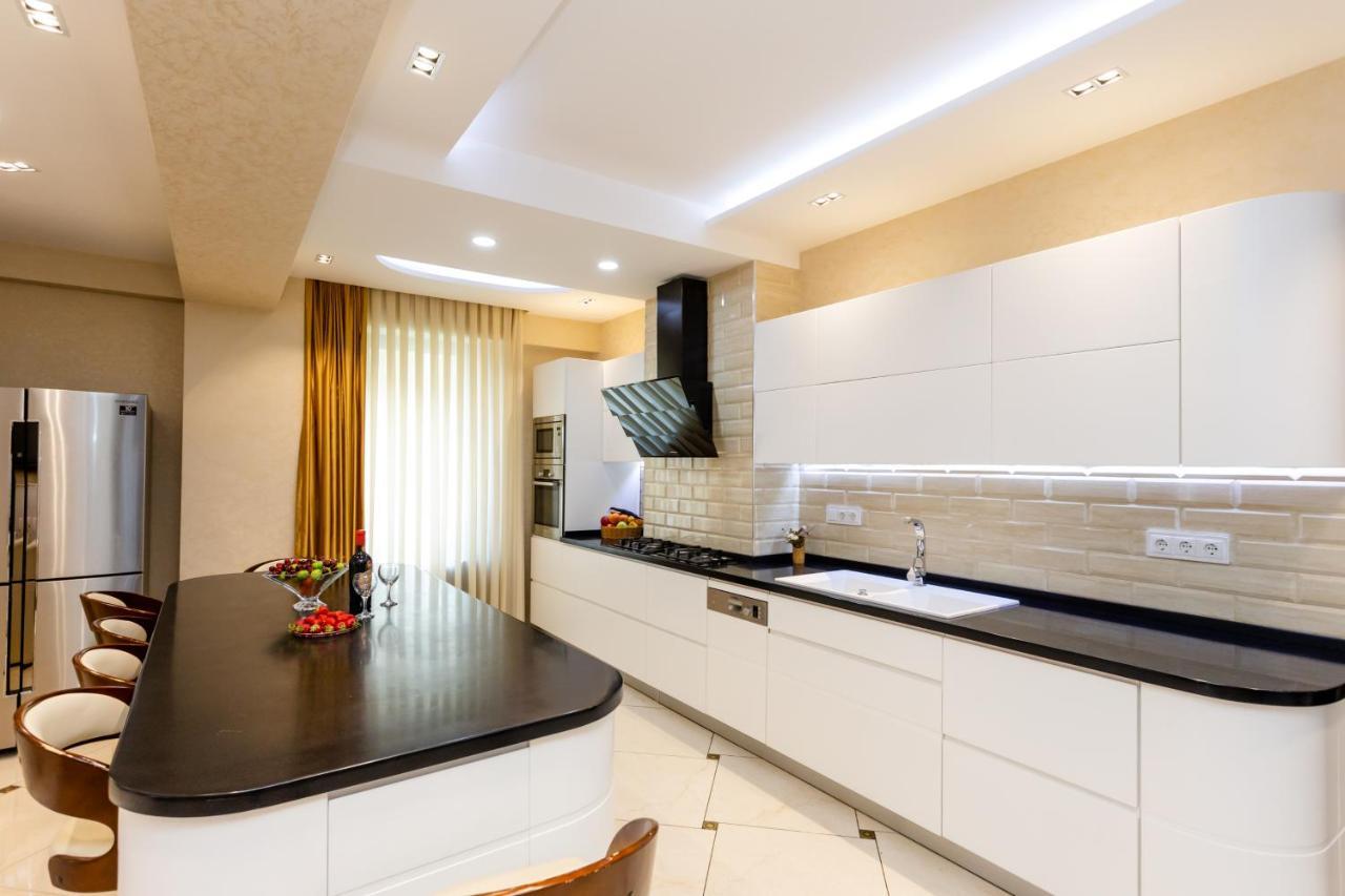 Central Cozy 3Bd-2Bath Apartment Tbilissi Extérieur photo